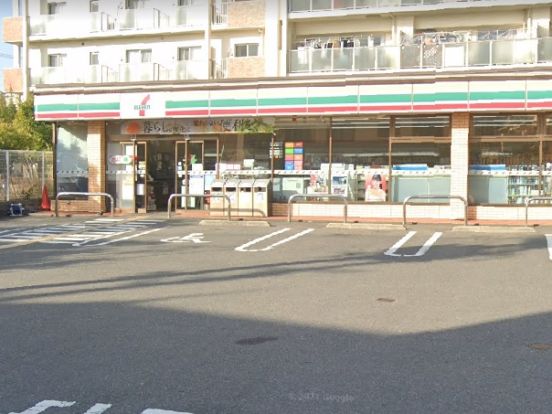 セブンイレブン寝屋川黒原新町店の画像