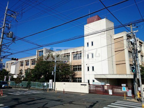 柏原東小学校の画像