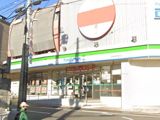 ファミリーマート阪急総持寺駅前店の画像