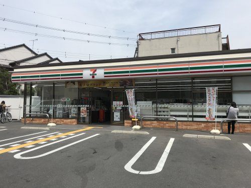 セブンイレブン 京都山科小山店の画像