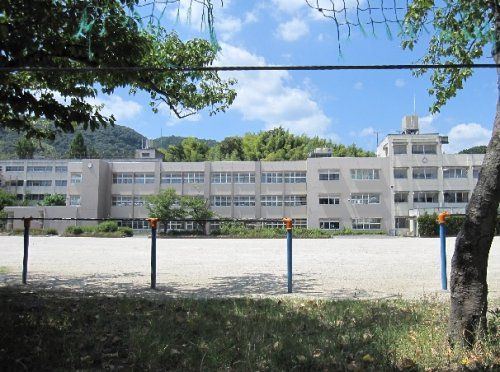 島本町立第二小学校の画像