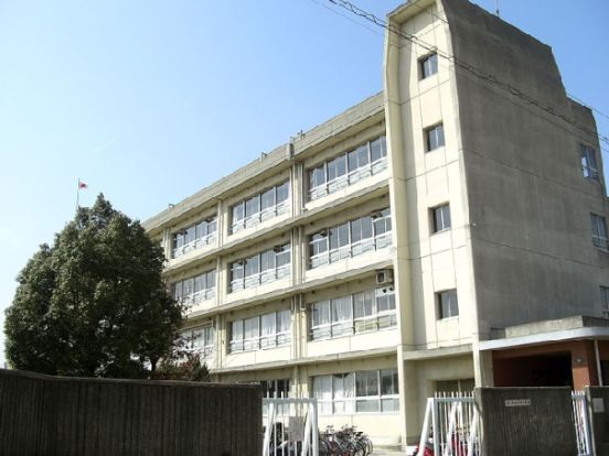 茨木市立平田中学校の画像