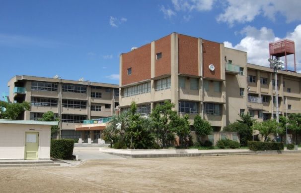 摂津市立第四中学校の画像