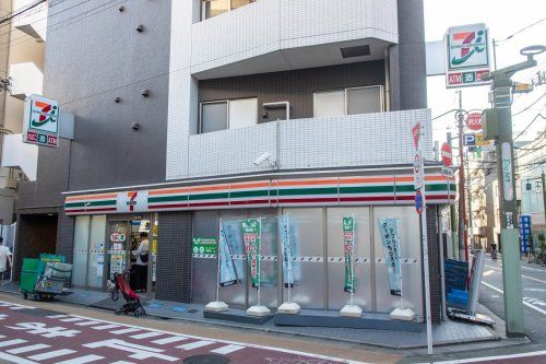 セブンイレブン 学芸大学駅西口店の画像