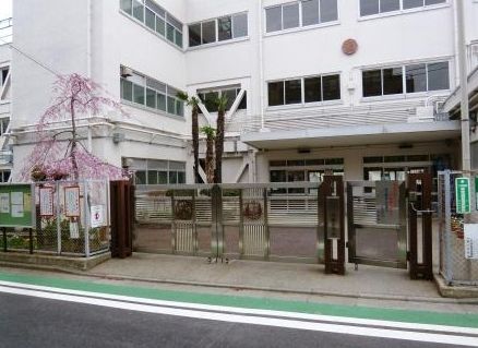 世田谷区立駒繋小学校の画像