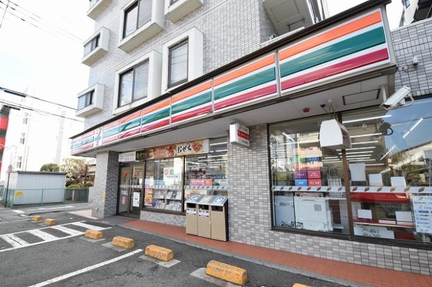 セブンイレブン 横浜長津田南口店の画像