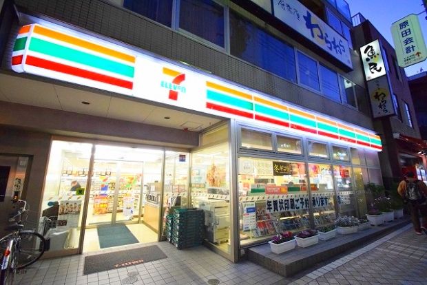 セブンイレブン 横浜日吉中央通り店の画像