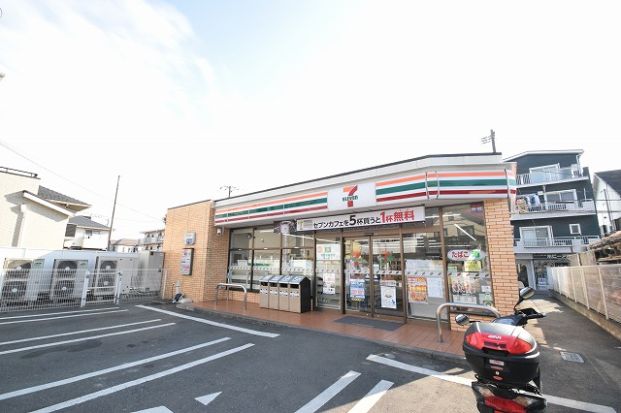 セブンイレブン 横浜日吉本町駅前店の画像