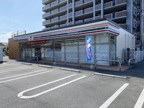セブンイレブン 熊本水道町店の画像