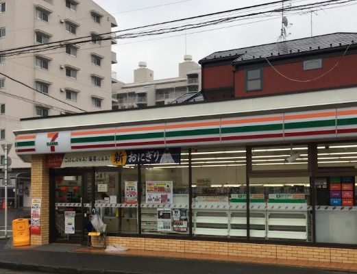 セブンイレブン　横浜大豆戸町店の画像