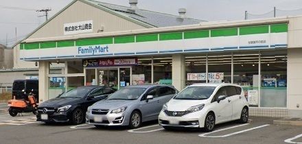 ファミリーマート 宝塚御所の前店の画像