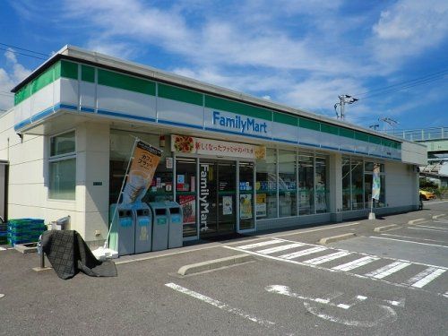 ファミリーマート 福川南町店の画像