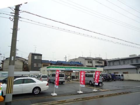 ファミリーマート京都御前太子道店の画像