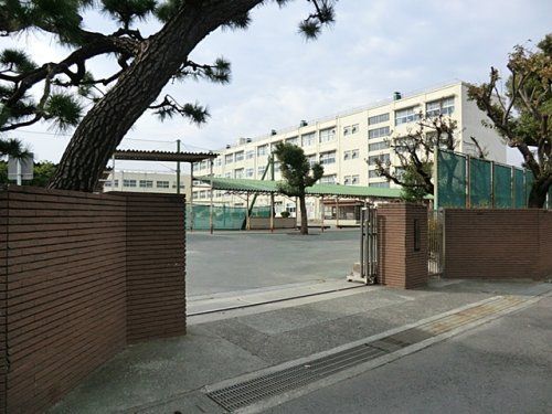 横浜市立希望ヶ丘小学校の画像