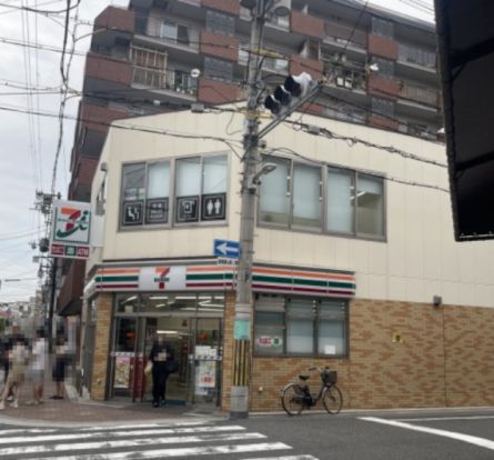 セブンイレブン 大阪日本橋東3丁目店の画像