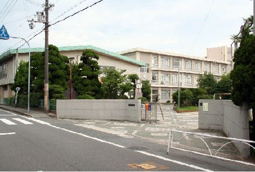 姫路市立灘中学校の画像