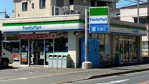 ファミリーマート 堰三丁目店の画像