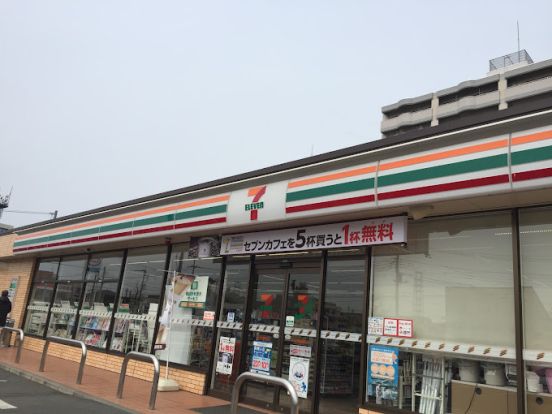 セブンイレブン 新伊勢崎駅前店の画像