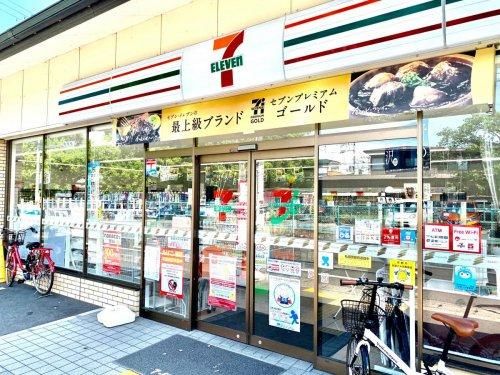 セブンイレブン 京都桂上野西町店の画像