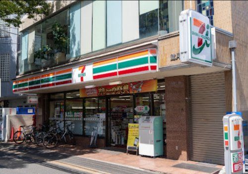 セブンイレブン 千葉幸町店の画像