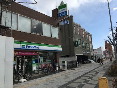 ファミリーマート 熱田五本松町店の画像