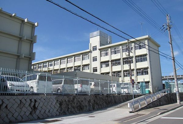 神戸市立枝吉小学校の画像