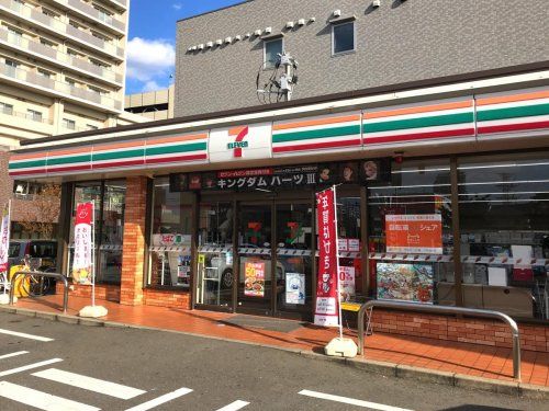 セブンイレブン福岡千早駅前店の画像