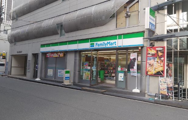 ファミリーマート エル本町店の画像