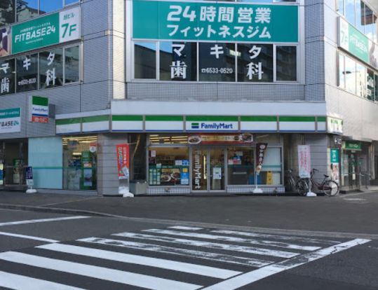 ファミリーマート 南堀江三丁目店の画像