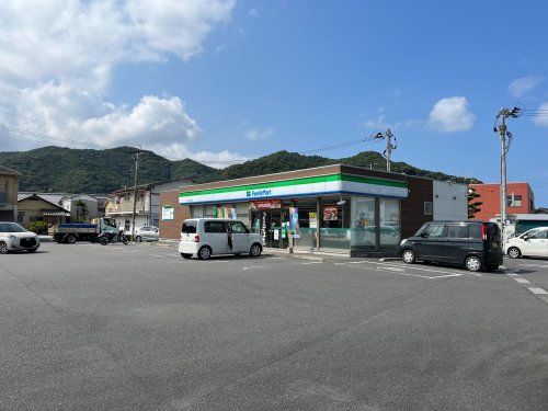 ファミリーマート 佐伯中村北店の画像