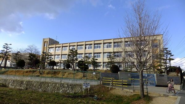 神戸市立岩岡小学校の画像