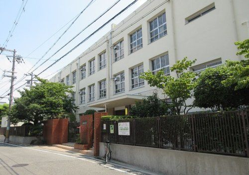 遠里小野小学校の画像