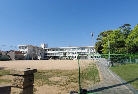 小松市立向本折小学校の画像