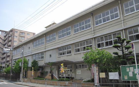 大阪市立小松小学校の画像
