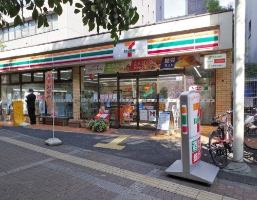 セブンイレブン 大阪鶴野町店の画像