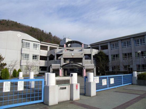 川西市立けやき坂小学校の画像