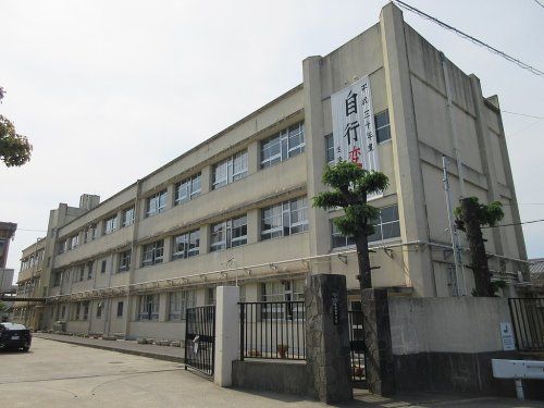 岸和田市立久米田中学校の画像