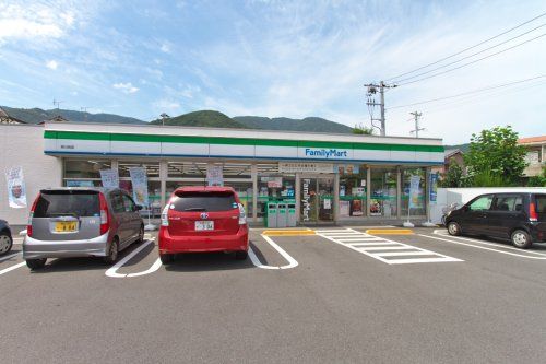 ファミリーマート 呉川尻店の画像