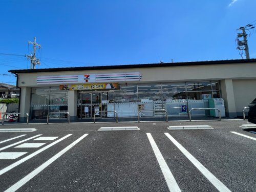 セブンイレブン京都山科小山店の画像