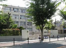 大阪市立新東淀中学校の画像