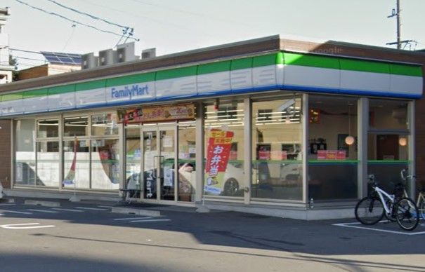 ファミリーマート 中川十一番町店の画像