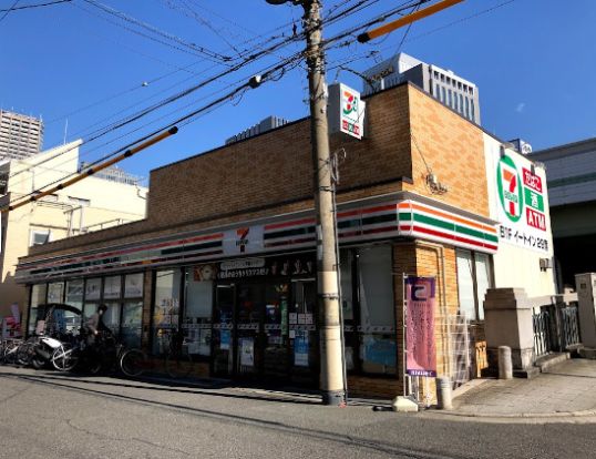 セブンイレブン 大阪大手橋前店の画像