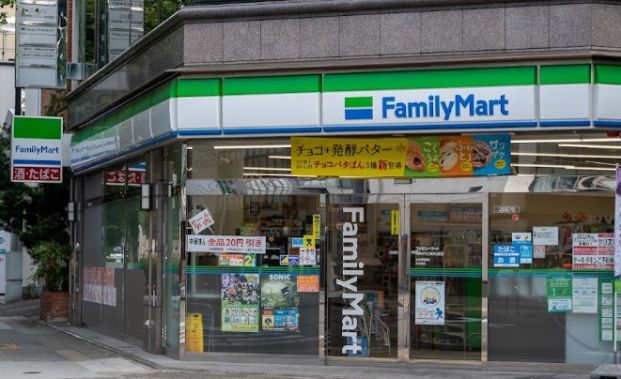 ファミリーマート 丸の内七間町通店の画像