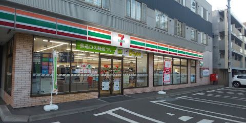 セブンイレブン 札幌北22条店の画像