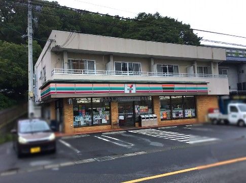 セブンイレブン 川崎平4丁目店の画像