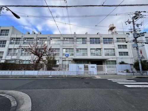 大阪市立加賀屋中学校の画像