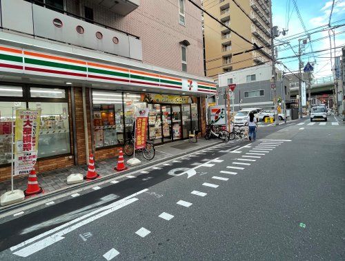 セブンイレブン 大阪日本橋1丁目店の画像