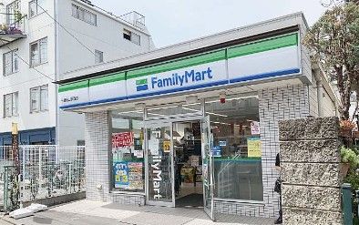 ファミリーマート 千歳烏山駅西店の画像