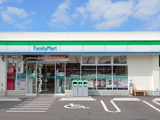 ファミリーマート 姫路土山東の町店の画像