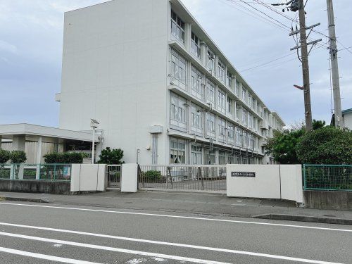 焼津市立小川中学校の画像